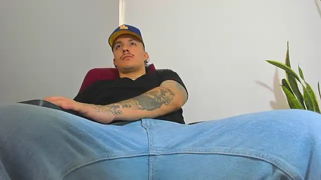 Snapshot of archie_1234 chatting on March 21, 4:40 pm archie 1234 online show from March 21, 4:40 pm