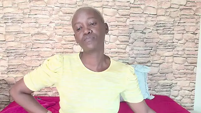 Snapshot of EbonyOlive69 chatting on October 31, 5:25 pm EbonyOlive69 online show from October 31, 5:25 pm