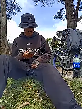 Cuervo maniaco online show from December 18, 4:35 pm