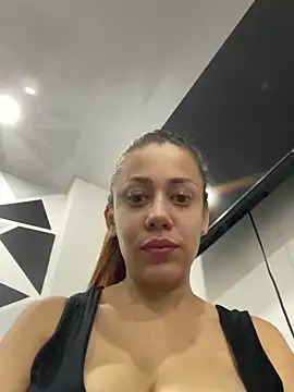 Snapshot of AnnbellaRosse chatting on March 18, 5:31 pm AnnbellaRosse online show from March 18, 5:31 pm