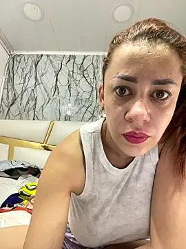 Snapshot of AnnbellaRosse chatting on September 24, 4:32 pm AnnbellaRosse online show from September 24, 4:32 pm