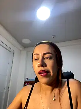 Snapshot of AnnbellaRosse chatting on December 3, 9:13 pm AnnbellaRosse online show from December 3, 9:13 pm