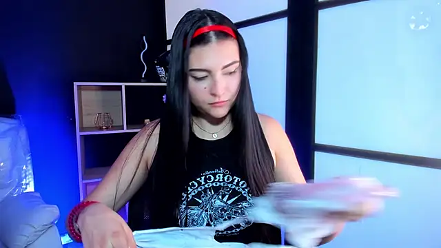 Snapshot of TifanyWhite_ chatting on December 11, 9:34 pm TifanyWhite online show from December 11, 9:34 pm