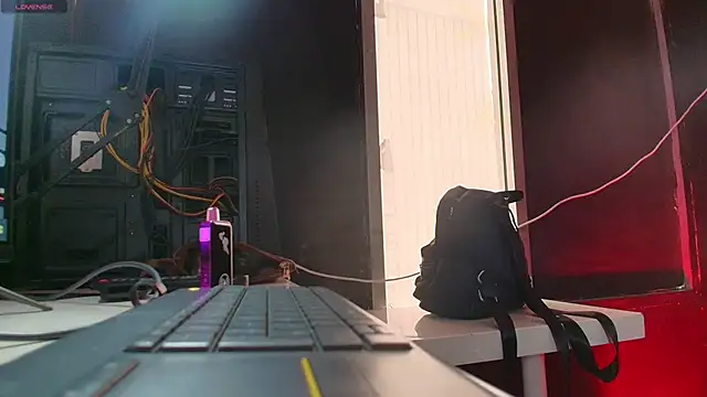 Snapshot of TifanyWhite_ chatting on March 5, 8:00 pm TifanyWhite online show from March 5, 8:00 pm