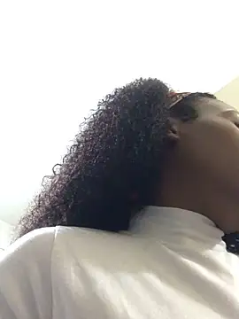 Snapshot of NAUGHTYSHALOTXX chatting on March 11, 10:18 am NAUGHTYSHALOTXX online show from March 11, 10:18 am
