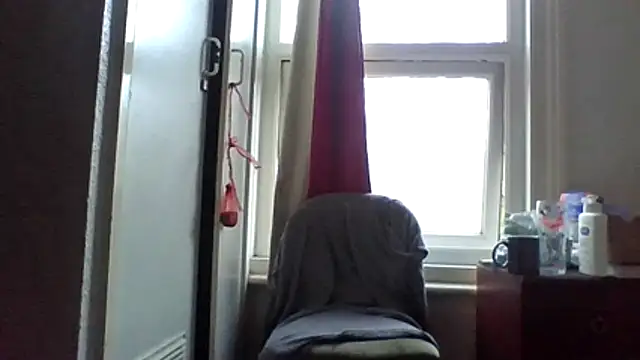 Snapshot of DrbigdickUK chatting on April 14, 6:14 pm DrbigdickUK online show from April 14, 6:14 pm