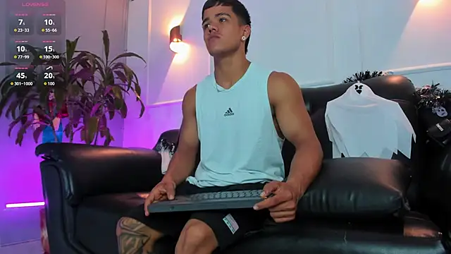 Rob saenz  online show from October 31, 1:45 pm