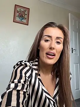 UKSYDNEYFOX online show from March 8, 9:17 am