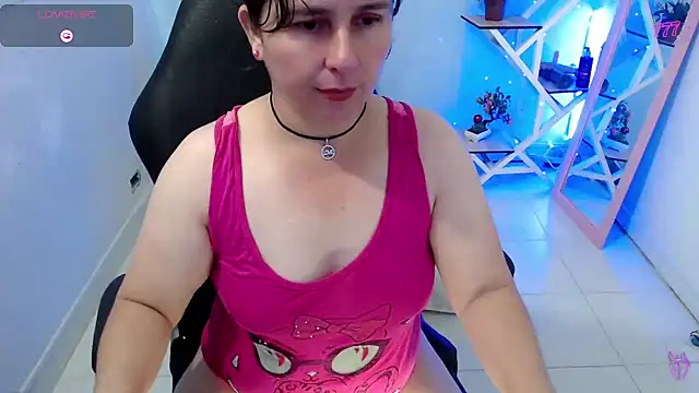 victoria jones online show from February 2, 12:04 pm