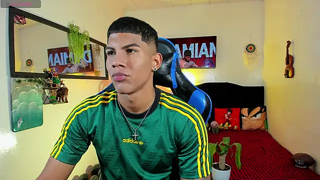 Snapshot of Damian_latinxxx chatting on June 15, 3:20 am Damian latinxxx online show from June 15, 3:20 am