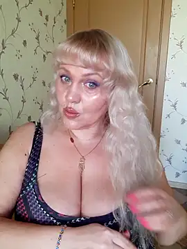 Snapshot of IsabellaBoni chatting on May 12, 6:43 am IsabellaBoni online show from May 12, 6:43 am