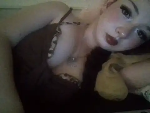 Snapshot of Cerisee04 chatting on October 12, 9:58 pm Cerisee04 online show from October 12, 9:58 pm