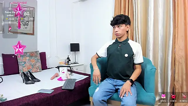 Snapshot of Santy_carrington chatting on January 11, 2:25 pm Santy carrington online show from January 11, 2:25 pm