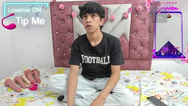 Snapshot of Santy_carrington chatting on March 4, 9:11 pm Santy carrington online show from March 4, 9:11 pm