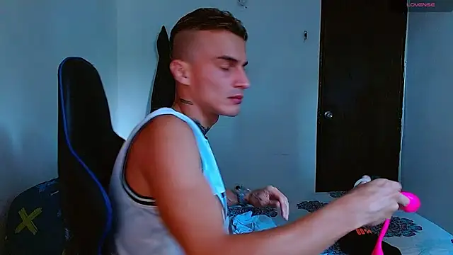 bray hotboy777 online show from January 17, 9:18 pm