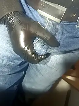 Snapshot of franko1987 chatting on January 11, 5:52 am franko1987 online show from January 11, 5:52 am