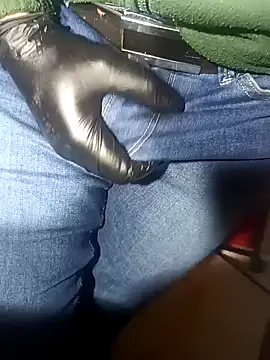 Snapshot of franko1987 chatting on January 23, 10:01 am franko1987 online show from January 23, 10:01 am