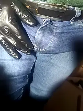 Snapshot of franko1987 chatting on January 25, 9:26 am franko1987 online show from January 25, 9:26 am