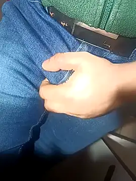 Snapshot of franko1987 chatting on January 31, 9:48 am franko1987 online show from January 31, 9:48 am