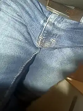 Snapshot of franko1987 chatting on February 1, 6:32 am franko1987 online show from February 1, 6:32 am