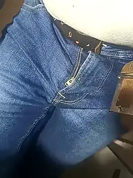 Snapshot of franko1987 chatting on February 4, 5:31 am franko1987 online show from February 4, 5:31 am