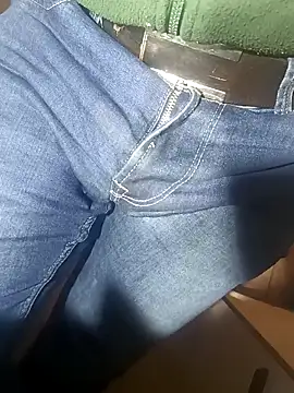 Snapshot of franko1987 chatting on February 7, 5:10 am franko1987 online show from February 7, 5:10 am