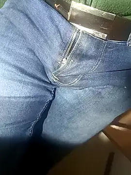 Snapshot of franko1987 chatting on February 8, 6:01 am franko1987 online show from February 8, 6:01 am