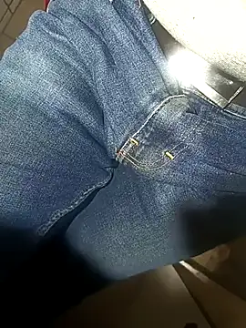 Snapshot of franko1987 chatting on February 28, 11:58 am franko1987 online show from February 28, 11:58 am