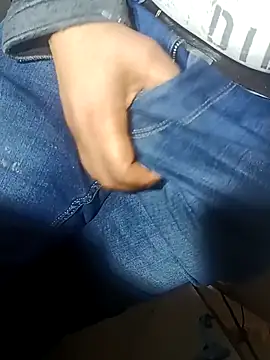 Snapshot of franko1987 chatting on March 3, 1:42 pm franko1987 online show from March 3, 1:42 pm