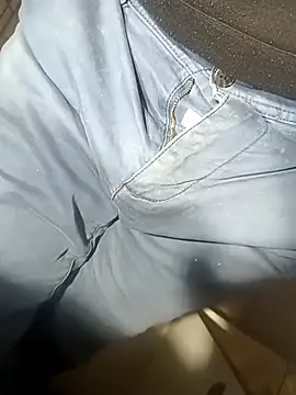 Snapshot of franko1987 chatting on March 12, 5:35 am franko1987 online show from March 12, 5:35 am