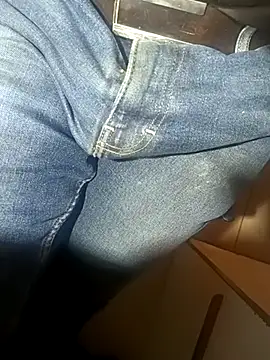 Snapshot of franko1987 chatting on March 23, 3:32 am franko1987 online show from March 23, 3:32 am