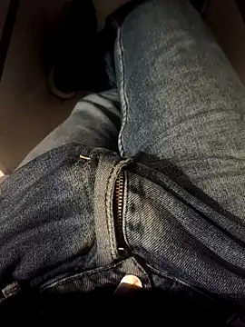 Snapshot of franko1987 chatting on December 3, 5:15 am franko1987 online show from December 3, 5:15 am