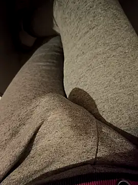 Snapshot of franko1987 chatting on February 13, 4:08 am franko1987 online show from February 13, 4:08 am