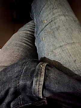 Snapshot of franko1987 chatting on February 24, 5:49 am franko1987 online show from February 24, 5:49 am