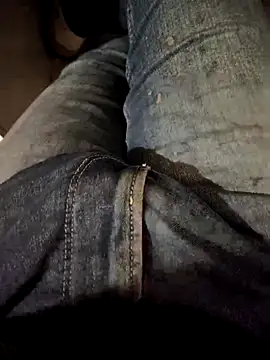 Snapshot of franko1987 chatting on February 27, 4:45 am franko1987 online show from February 27, 4:45 am