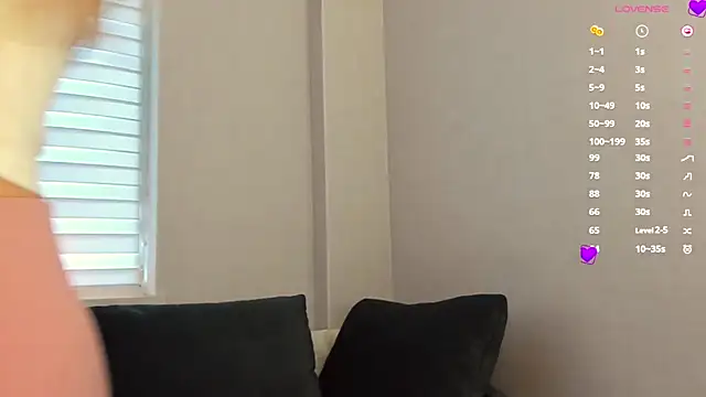 milamurrr online show from December 3, 12:58 pm