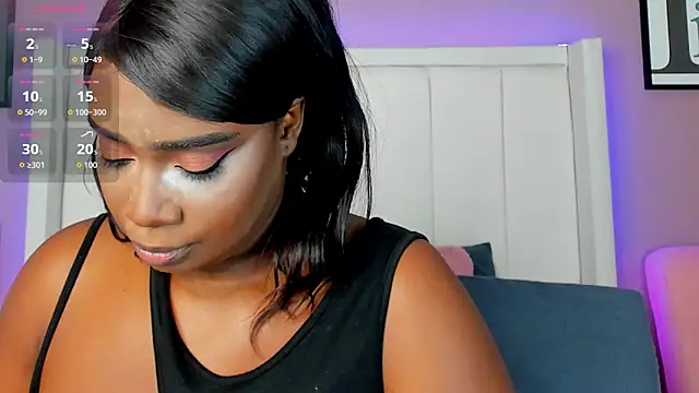 Snapshot of Britanymooree chatting on October 29, 7:59 pm Britanymooree online show from October 29, 7:59 pm