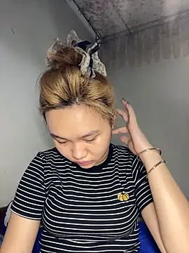 Odette68 online show from May 24, 11:21 pm