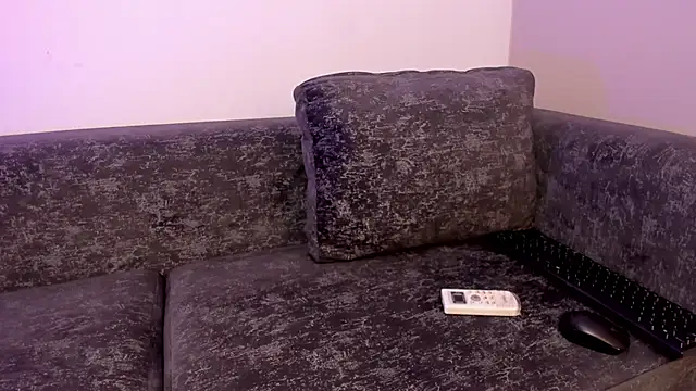 Littleolivia  online show from March 29, 5:02 pm