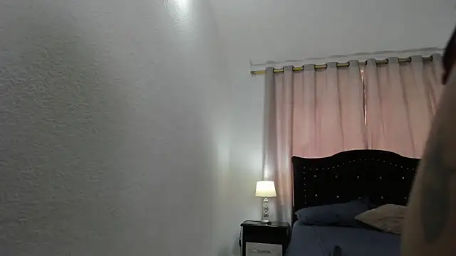 Snapshot of Debora_brown chatting on January 6, 5:06 pm Debora brown online show from January 6, 5:06 pm