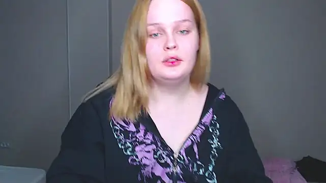 Snapshot of rozzhaos8 chatting on February 14, 8:15 pm rozzhaos8 online show from February 14, 8:15 pm