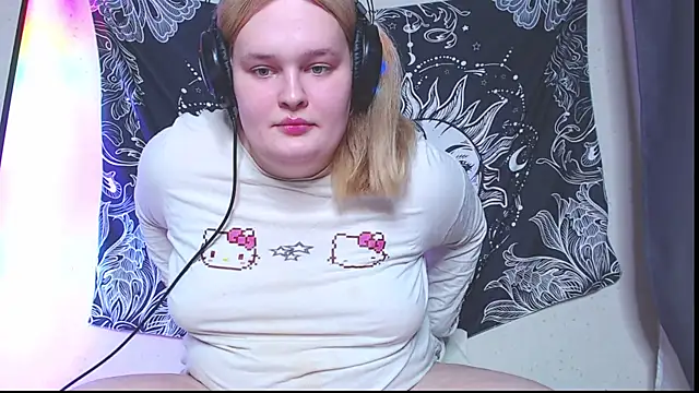 Snapshot of rozzhaos8 chatting on September 26, 10:47 pm rozzhaos8 online show from September 26, 10:47 pm