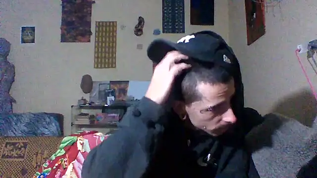 Snapshot of sellvageria chatting on October 9, 11:41 am sellvageria online show from October 9, 11:41 am