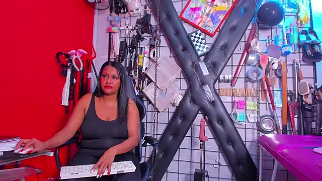 Madame pain  online show from February 21, 1:22 pm