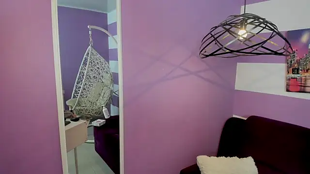 Snapshot of lovely__martina chatting on December 11, 1:37 am lovely  martina online show from December 11, 1:37 am