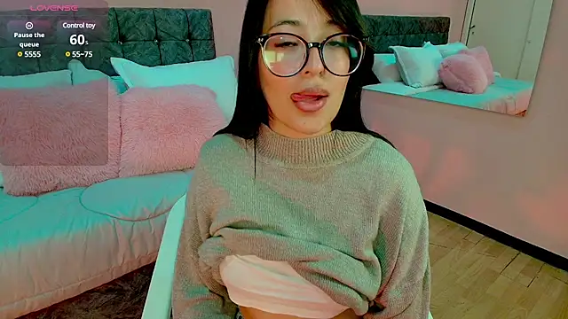 Snapshot of lovely__martina chatting on March 12, 4:56 pm lovely  martina online show from March 12, 4:56 pm