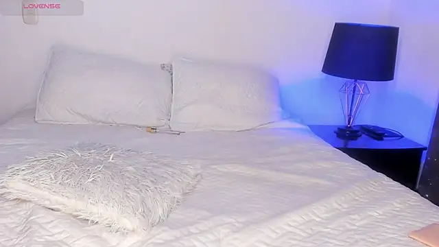 Snapshot of salome_lee chatting on November 14, 2:43 am salome lee online show from November 14, 2:43 am