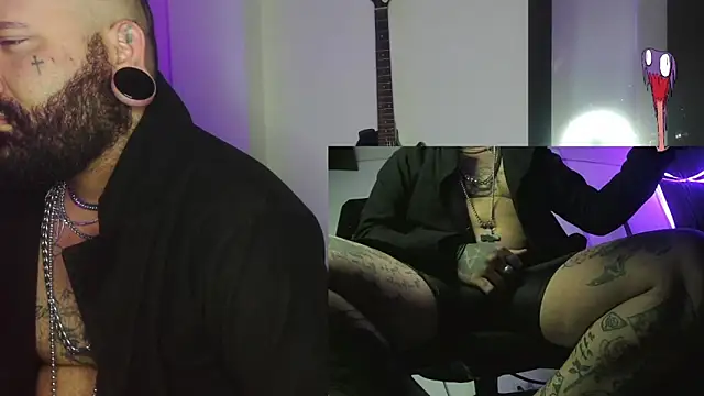 Snapshot of darkclothes chatting on December 31, 4:38 am darkclothes online show from December 31, 4:38 am