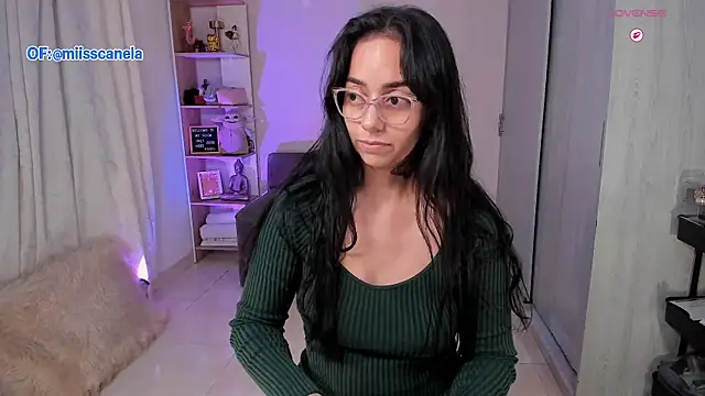 Aleja24Evans online show from December 2, 1:22 am