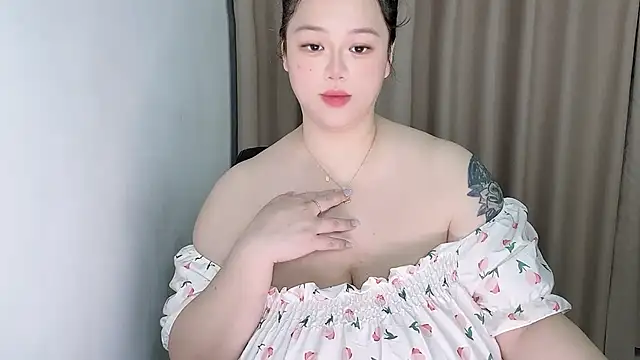 Snapshot of 520-vivo chatting on May 1, 11:42 pm 520-vivo online show from May 1, 11:42 pm